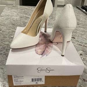 Jessica Simpson White Rumba Snake high heels size 7. Only worn twice.
